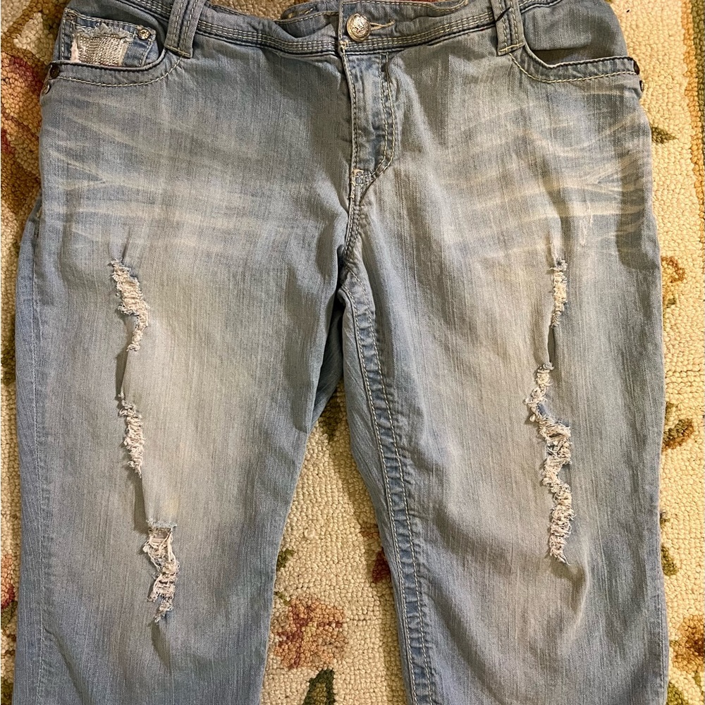 Seven 7 crop jeans with DETAILS!